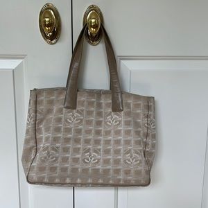 Authentic Chanel Travel aligned beige Vintage Tote